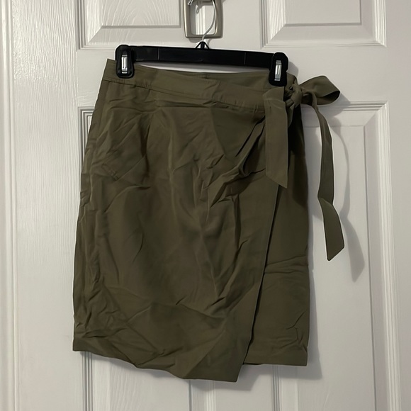 Side tie skirt - Picture 1 of 4